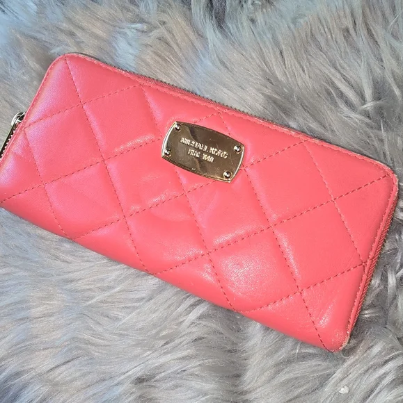 Michael Kors Quilted Leather Large Wallet Coral Mk - Picture 1 of 5